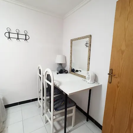 Cosy 200m From The Sea
