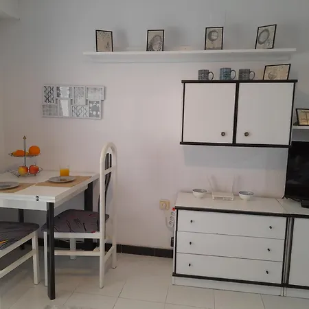 Cosy 200m From The Sea Apartamento