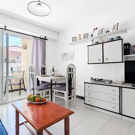 Cosy 200m From The Sea דירה טורבייחה