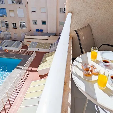 Cosy 200m From The Sea דירה