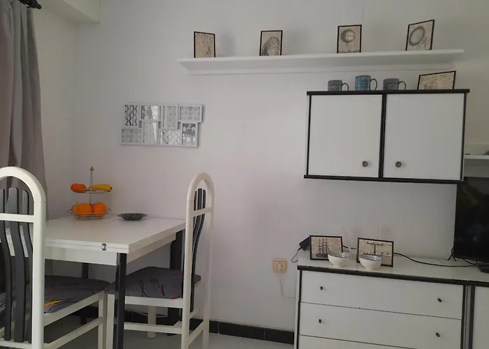 Cosy 200m From The Sea Apartamento Torrevieja
