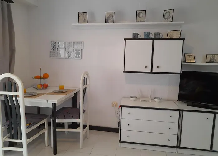 Cosy 200m From The Sea Apartamento